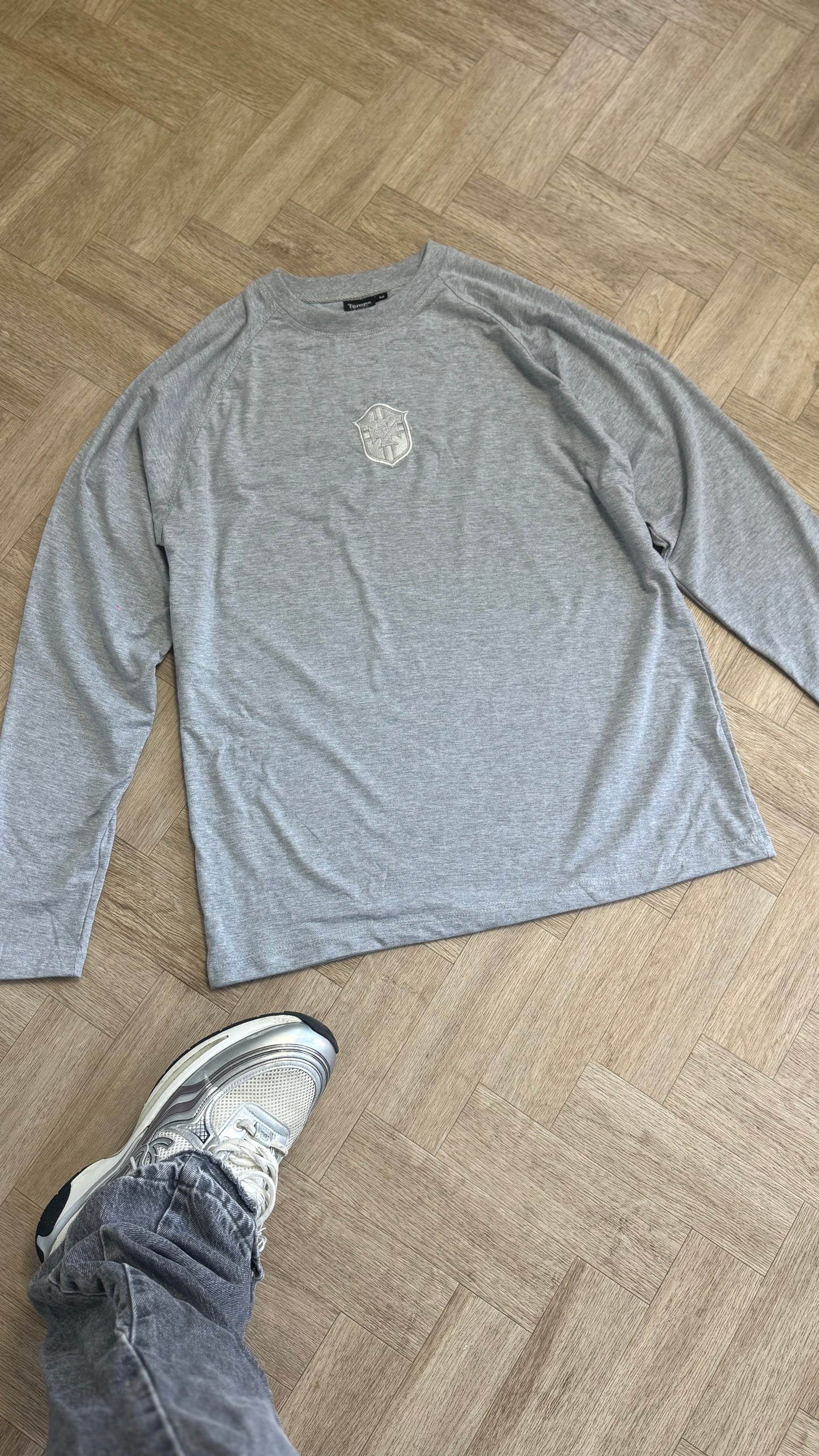 Temps grey longsleeve tshirt