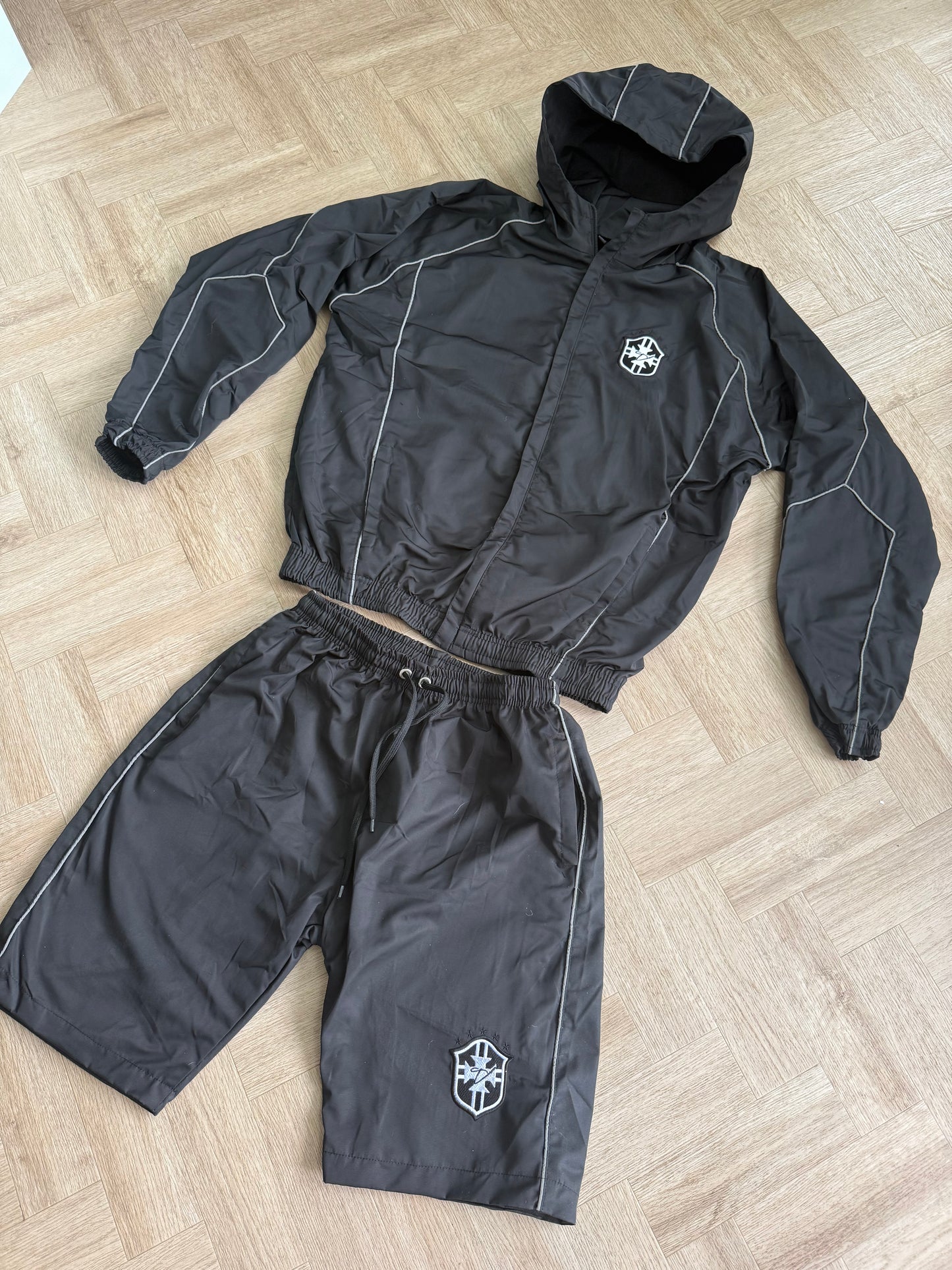 Temps Brazil black windbreaker shorts