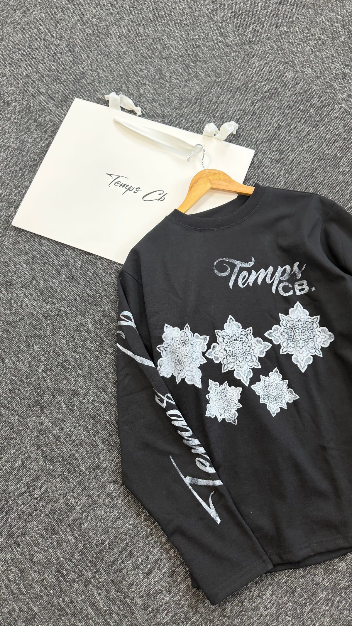 Temps Pattern blackout longsleeve