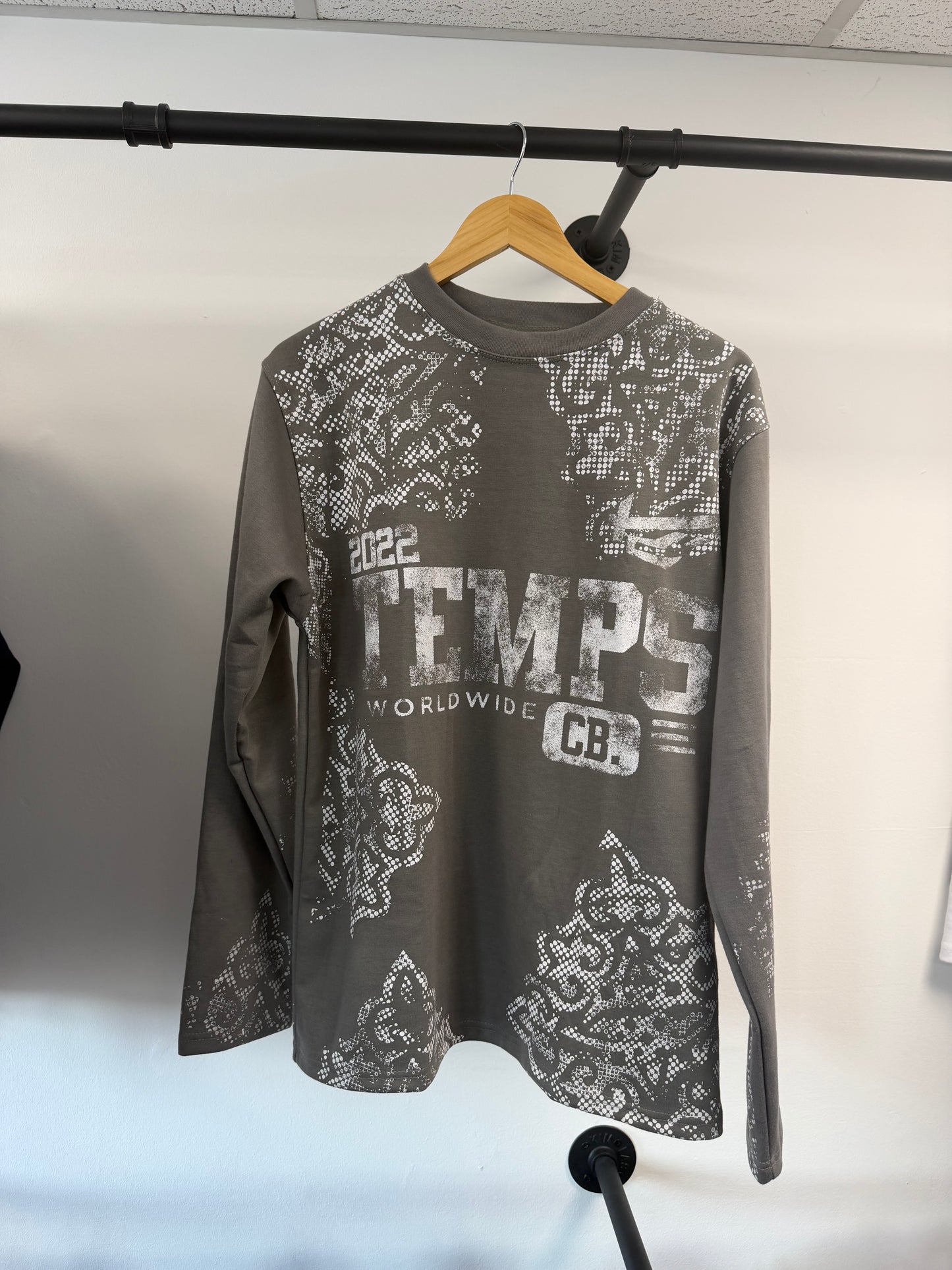 Temps grey worldwide longsleeve